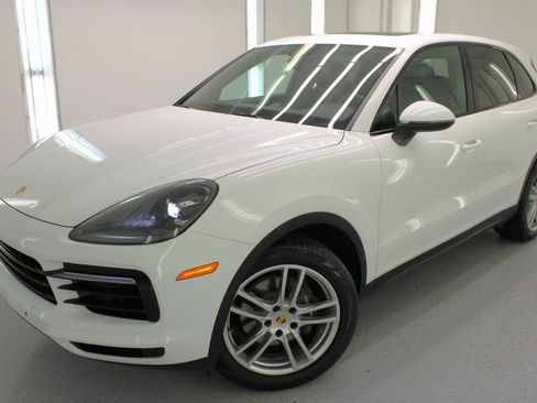 Used 2020 Porsche Cayenne AWD/4WD image 2