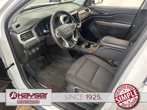 Used 2022 GMC Acadia SLE w/ LPO, Floor Liner Package AWD/4WD image 9