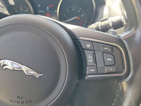 Used 2019 Jaguar XE Premium AWD/4WD image 22