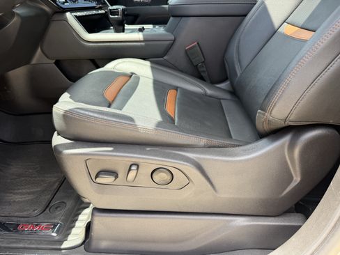Used 2024 GMC Sierra 1500 AT4 w/ Technology Package AWD/4WD image 31