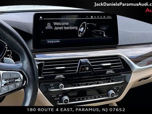 Used 2021 BMW 530e xDrive w/ Premium Package AWD/4WD image 6