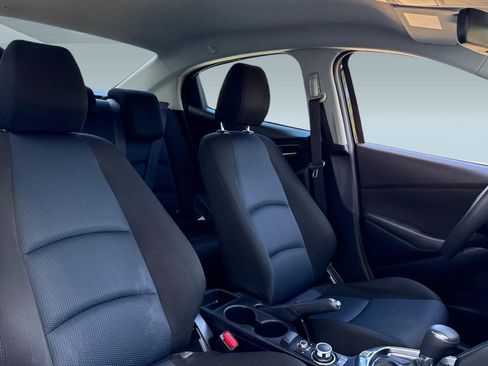 Used 2019 Toyota Yaris LE image 31