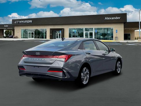 New 2026 Hyundai Elantra Limited FWD image 7