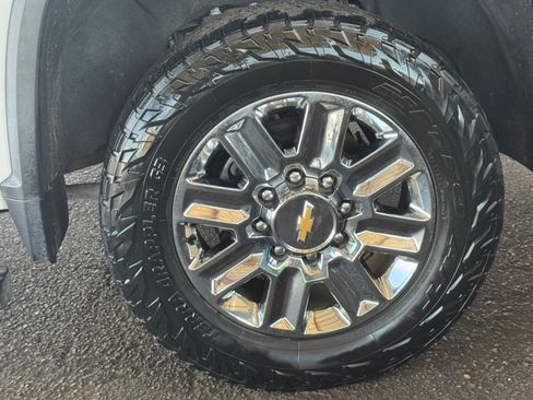 Used 2024 Chevrolet Silverado 2500 High Country w/ Technology Package AWD/4WD image 32