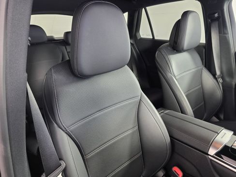 Certified 2025 Mercedes-Benz GLC 300 image 27