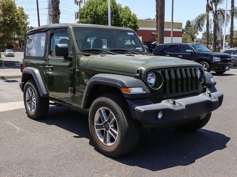 Used 2023 Jeep Wrangler Sport AWD/4WD image 12
