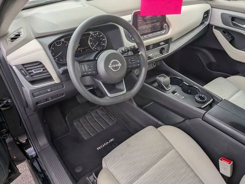 Used 2023 Nissan Rogue SV image 11