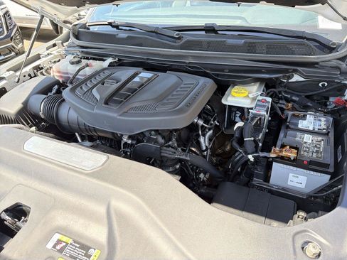 Used 2023 Jeep Wagoneer L Series II AWD/4WD image 29