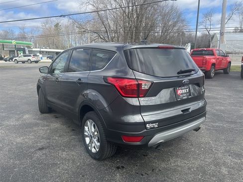 Used 2019 Ford Escape SE image 10