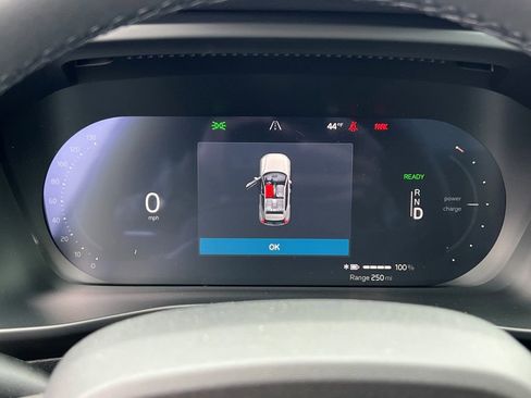 New 2026 Volvo EX40 Plus w/ Protection Package Premier image 20