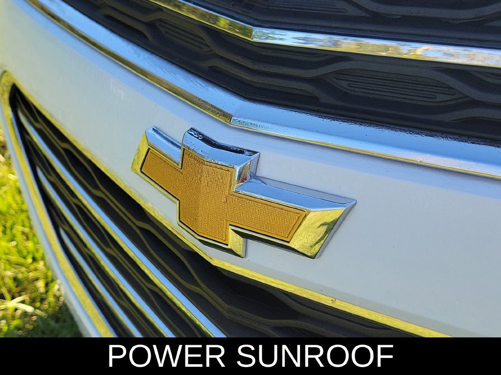 Used 2017 Chevrolet Equinox Premier w/ Enhanced Convenience Package AWD/4WD image 5
