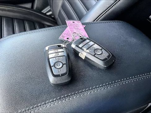 Used 2020 Ford Edge SEL FWD image 35