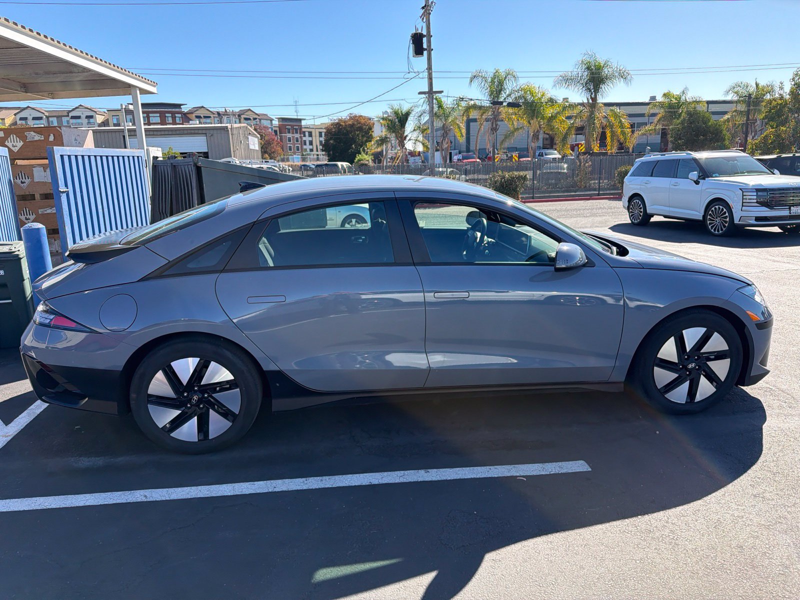 Used 2025 Hyundai Ioniq 6 SE RWD image 4