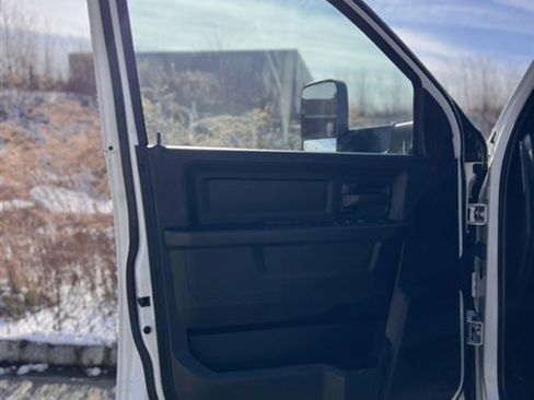 Used 2022 RAM 3500 Tradesman image 34