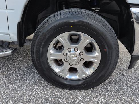 Used 2024 RAM 2500 Big Horn AWD/4WD image 12