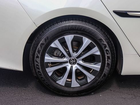 Used 2020 Toyota Prius Prime XLE FWD image 9