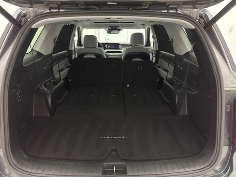 Used 2022 Hyundai Palisade SEL w/ 8P Bench Seat Package AWD/4WD image 9