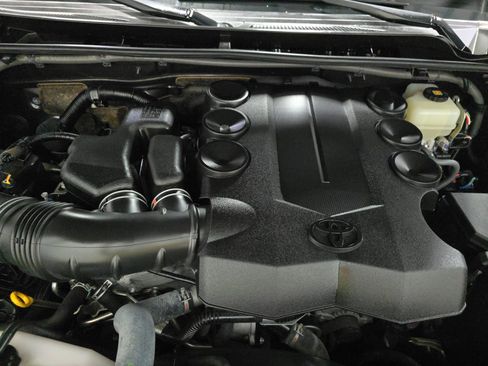 Used 2020 Toyota 4Runner TRD Off-Road Premium image 16