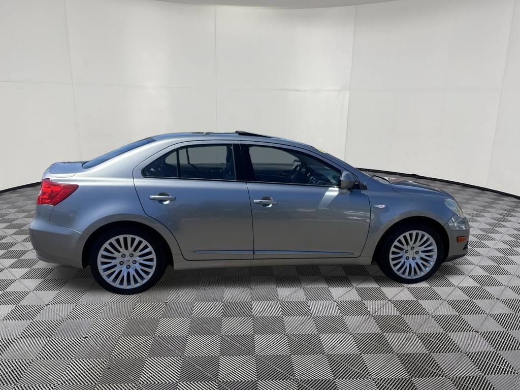 Used 2010 Suzuki Kizashi GTS FWD image 4