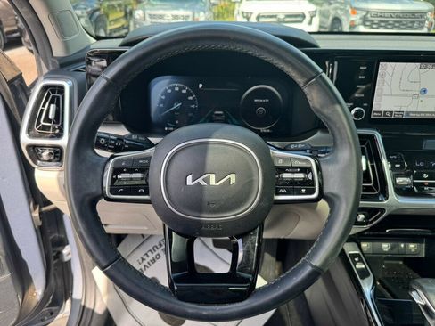 Used 2023 Kia Sorento SX FWD image 5