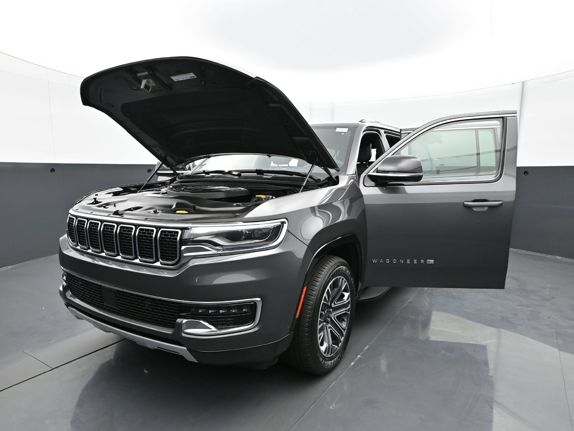 Used 2025 Jeep Wagoneer L Series II w/ 8-pass Seating Package AWD/4WD image 33