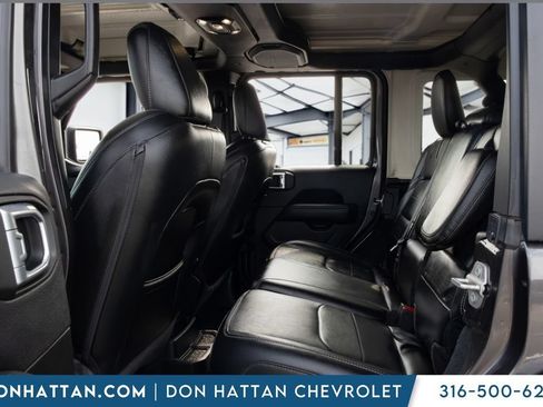 Used 2022 Jeep Wrangler Unlimited Sahara w/ Cold Weather Group AWD/4WD image 18