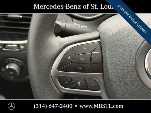 Used 2022 Jeep Cherokee Limited image 20