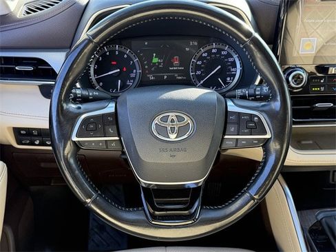 Certified 2020 Toyota Highlander Platinum image 13