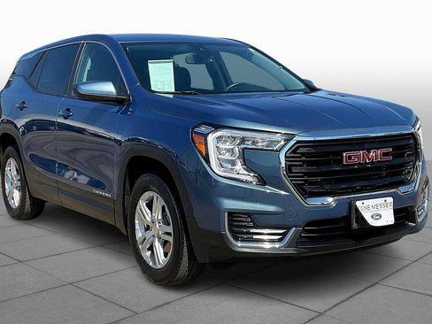 Used 2024 GMC Terrain SLE image 2