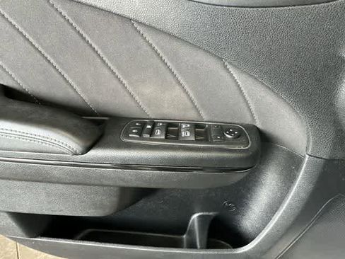 Used 2020 Dodge Charger SXT w/ Blacktop Package image 28