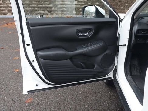 Used 2025 Honda HR-V LX image 22