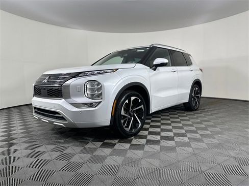 Used 2022 Mitsubishi Outlander SEL image 1