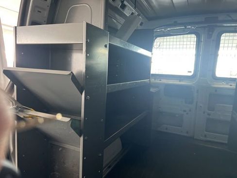 Used 2014 Chevrolet Express 2500 image 19