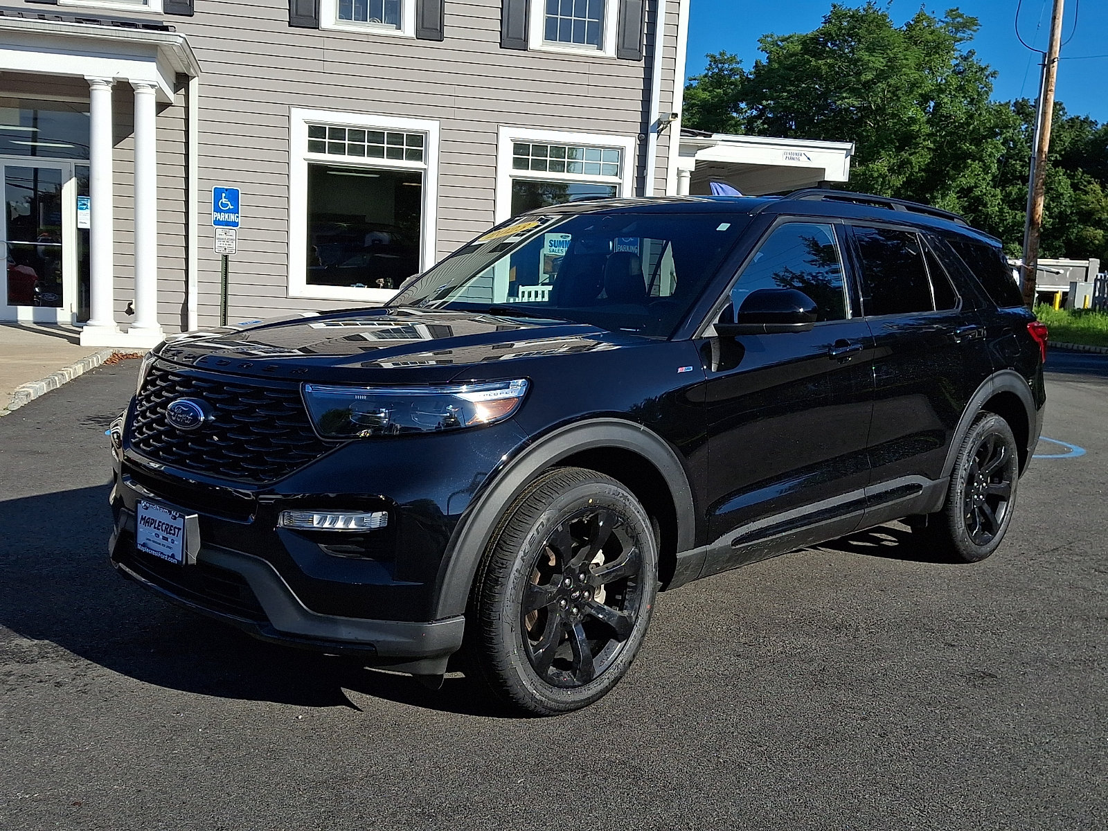 Certified 2023 Ford Explorer ST-Line w/ Class IV Trailer Tow Package AWD/4WD image 1