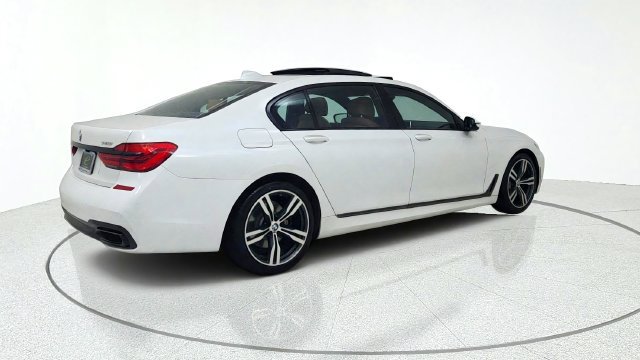 Used 2019 BMW 740i w/ M Sport Package RWD image 8