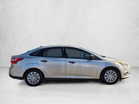 Used 2014 Ford Focus S image 4