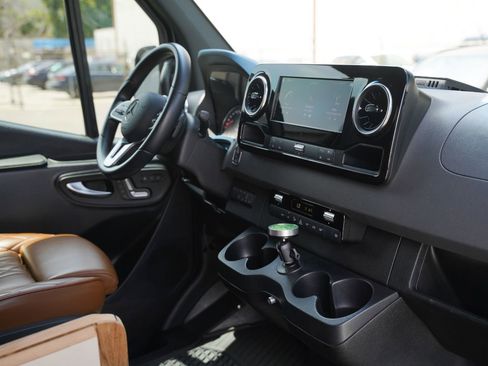 Used 2022 Mercedes-Benz Sprinter 2500 image 45