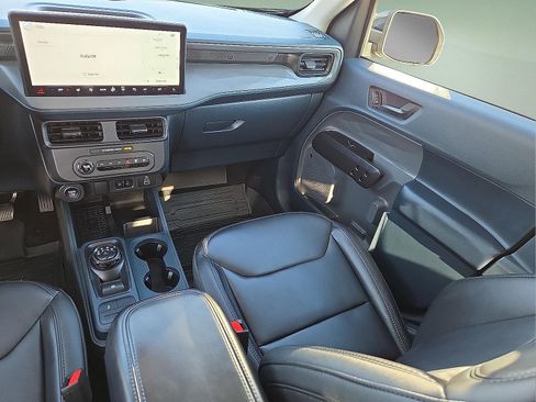 Used 2025 Ford Maverick Lariat w/ Black Appearance Package image 12