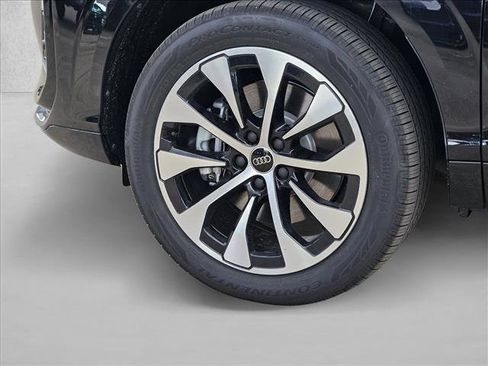 New 2026 Audi Q3 quattro 2.0T AWD/4WD image 9