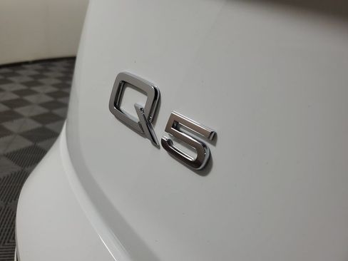 Used 2025 Audi Q5 2.0T Premium w/ Convenience Plus Package AWD/4WD image 8