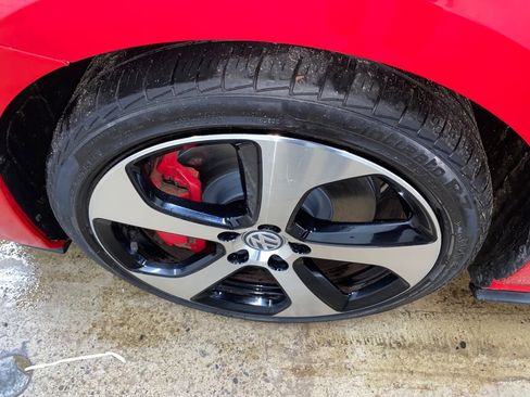 Used 2016 Volkswagen GTI SE FWD image 18