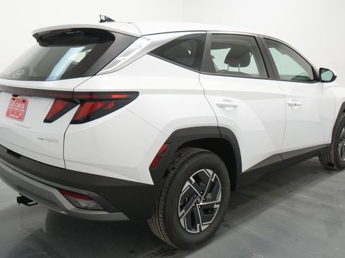 New 2026 Hyundai Tucson Blue SE w/ Tow & Go Package AWD/4WD image 9
