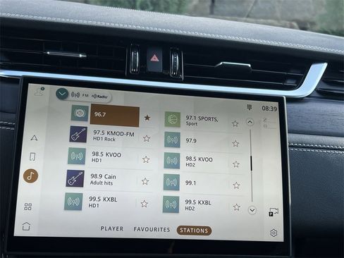 Used 2025 Jaguar F-PACE R-Dynamic S image 22