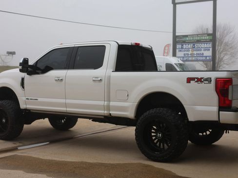 Used 2019 Ford F250 Platinum w/ Platinum Ultimate Package image 6