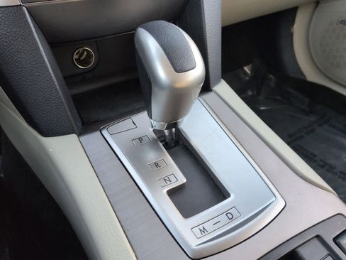 Used 2012 Subaru Outback 3.6R Limited image 34