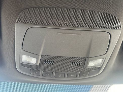 Used 2017 Ford F150 XLT image 11