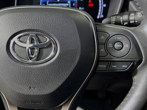 Used 2023 Toyota Corolla Cross XLE FWD image 20