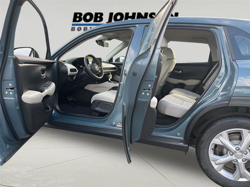 Used 2025 Honda HR-V LX image 35