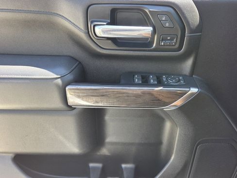 Used 2021 Chevrolet Silverado 2500 LTZ w/ LTZ Convenience Package image 23