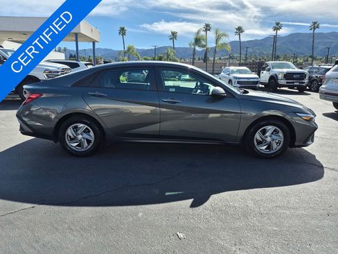 Used 2025 Hyundai Elantra SE image 8